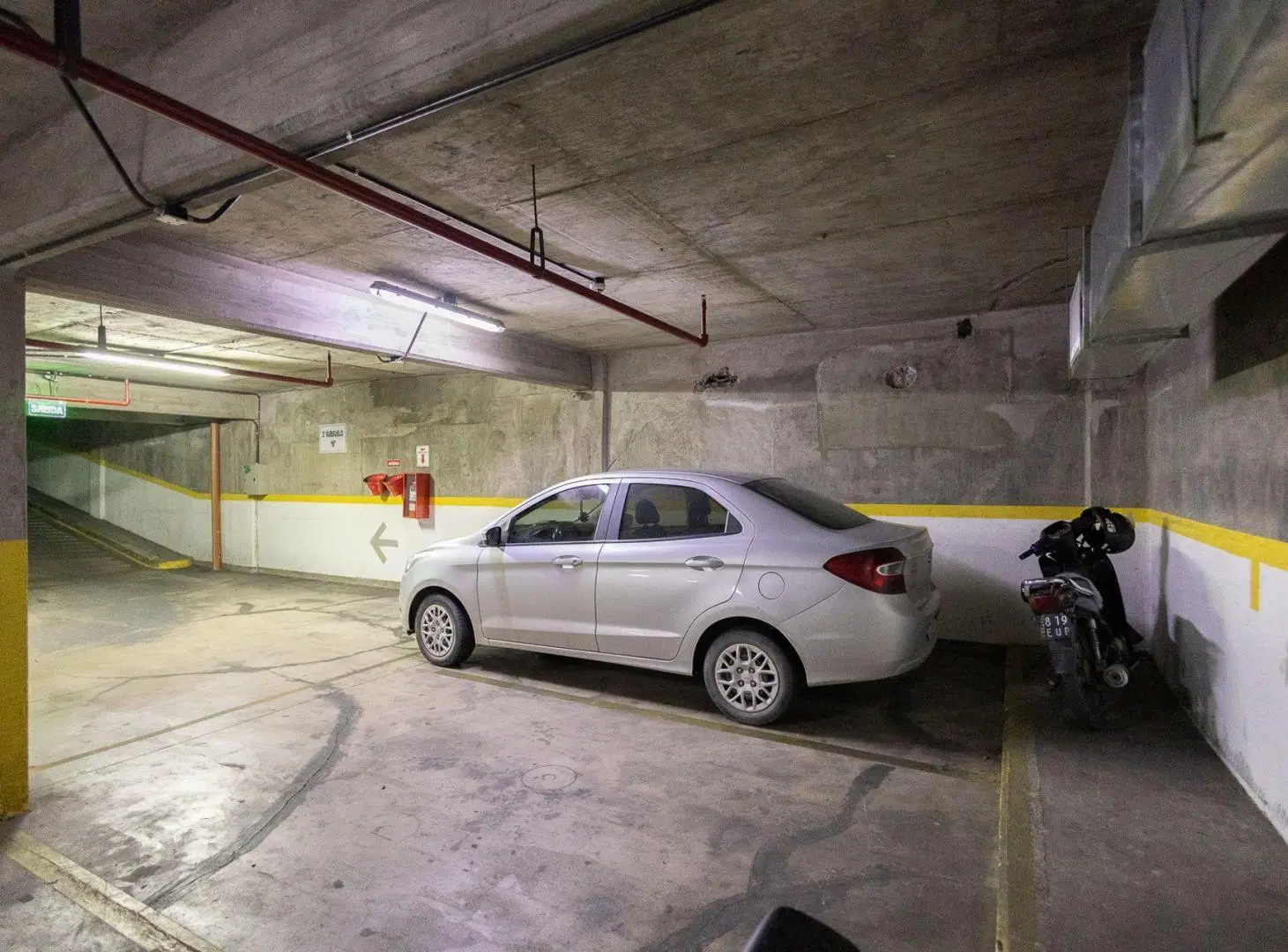 ALQUILER OFICINA MICROCENTRO CON COCHERA 3