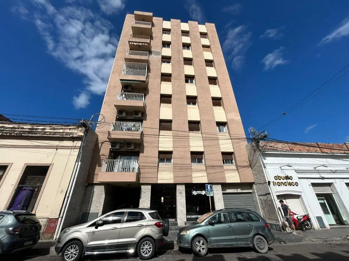 VENTA DEPARTAMENTO MICROCENTRO 4 DORM CON COCHERAS 4