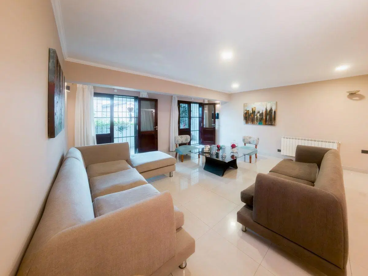 VENTA CASA TRES CERRITOS 4 DORMITORIOS CON PILETA 2
