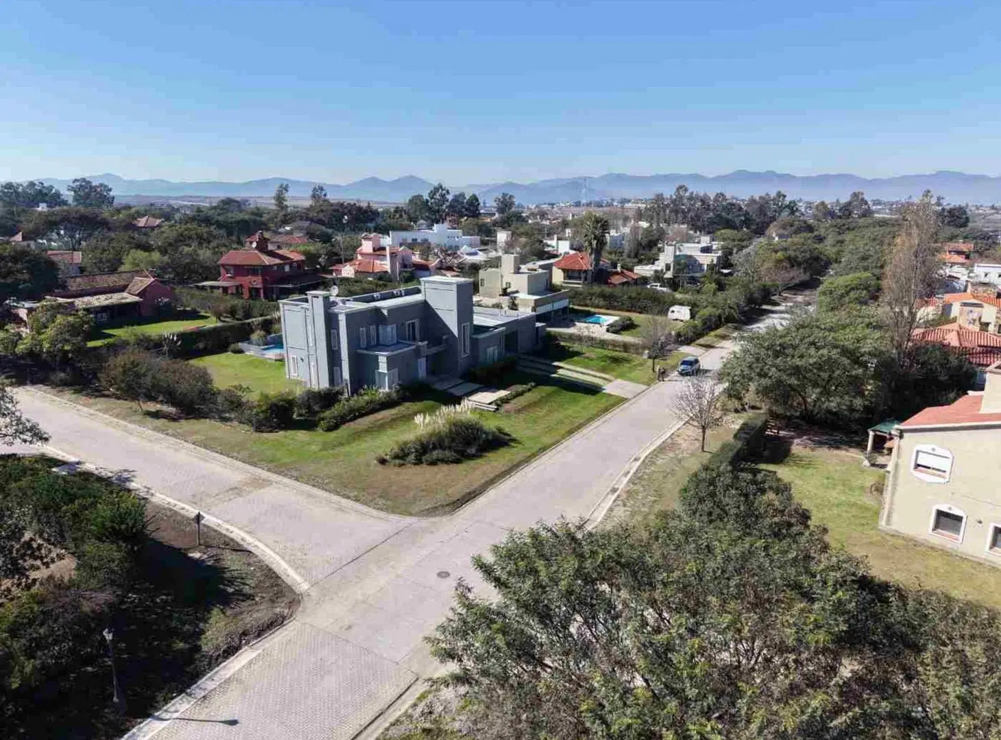 VENTA CASA EL TIPAL 4 DORMITORIOS CON PILETA 5