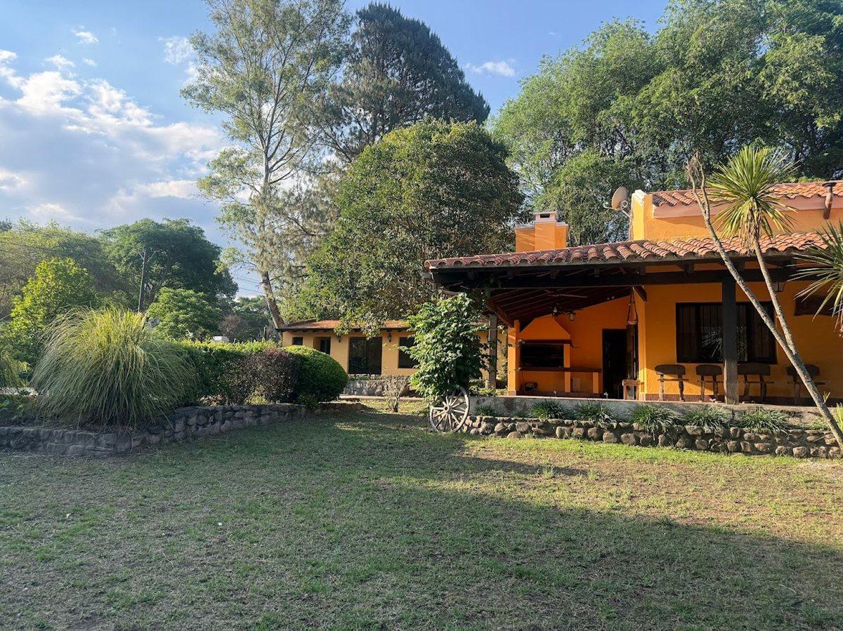 Foto de VENTA EXC CASA EN VAQUEROS, PILETA, QUINCHO Y JARD, imagen 4