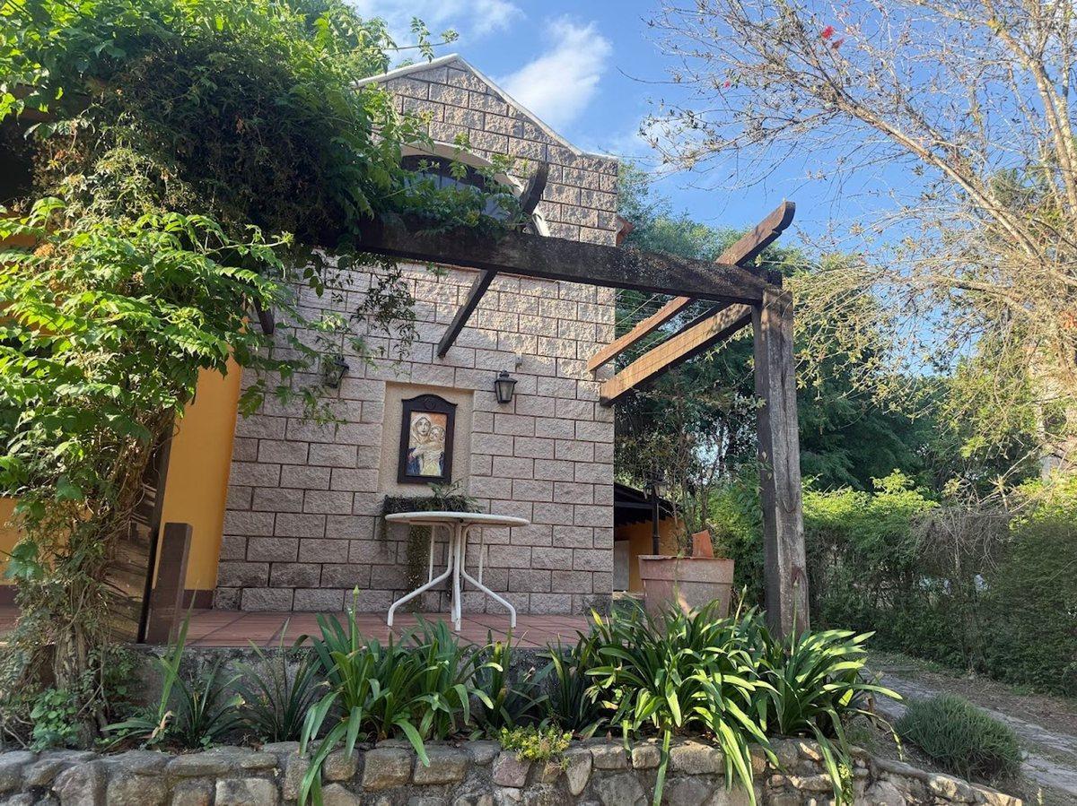 Foto de VENTA EXC CASA EN VAQUEROS, PILETA, QUINCHO Y JARD, imagen 3