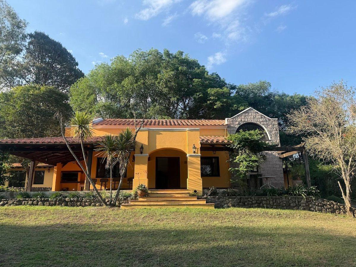 Foto de VENTA EXC CASA EN VAQUEROS, PILETA, QUINCHO Y JARD, imagen 1
