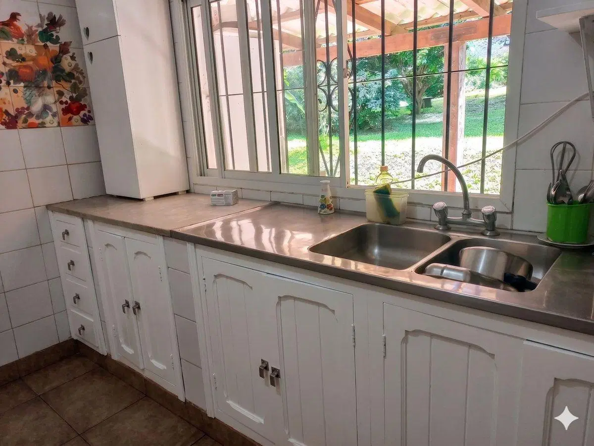 CASA y TERRENO EN VENTA. YUNGA SAN LORENZO. 5