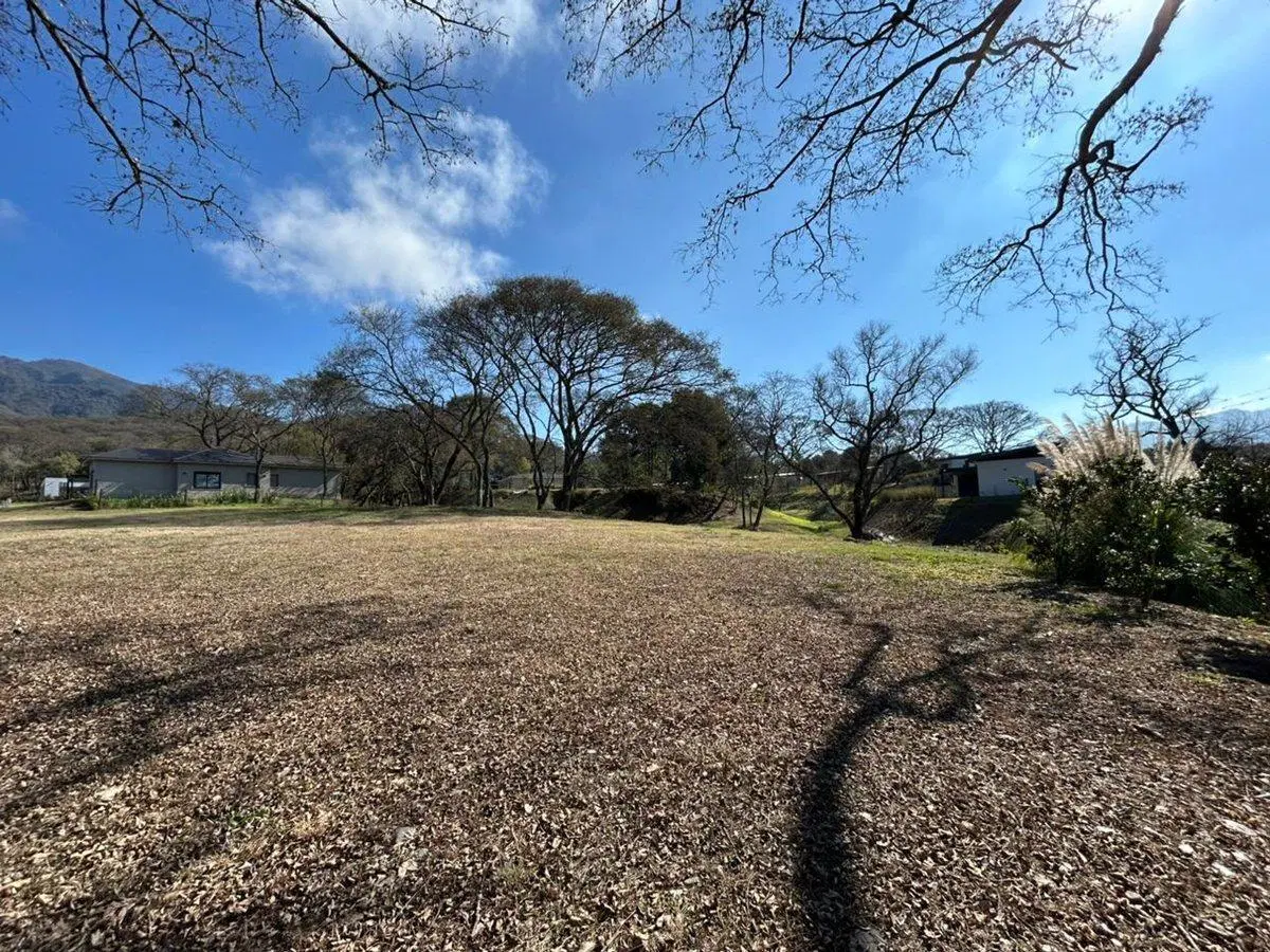 VENTA TERRENO EN BARRIO CERRADO EL RETIRO 1006M2 2
