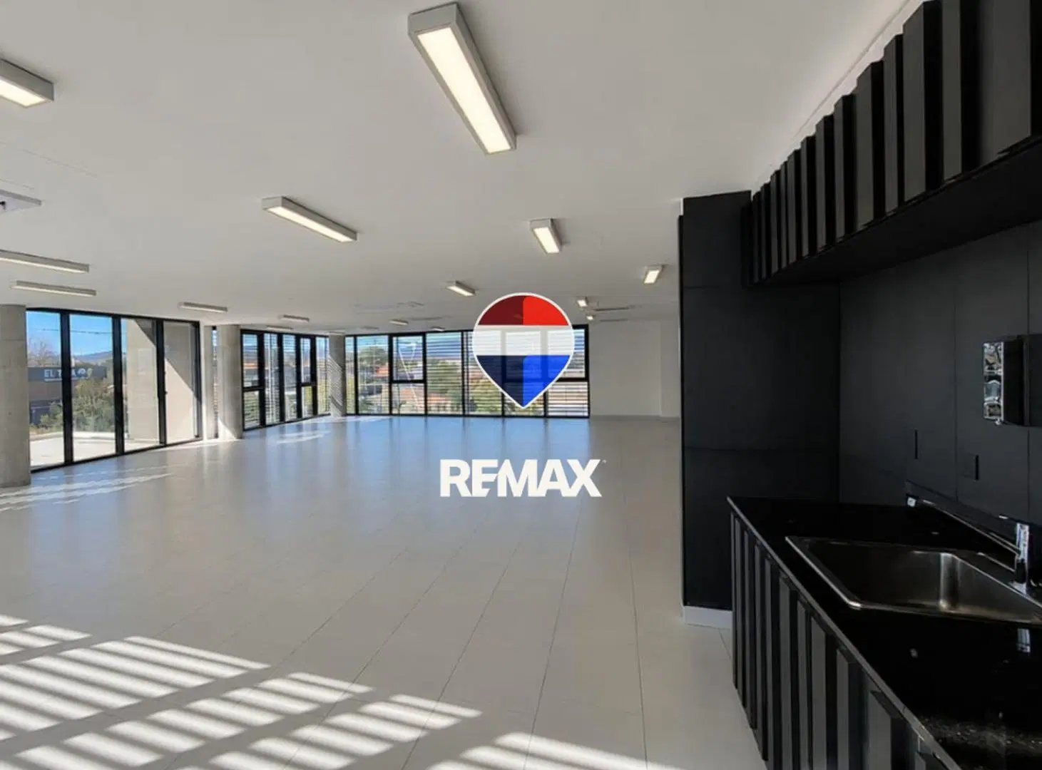 ALQUILER OFICINAS SAN LORENZO CHICO - 276,75 M2 3