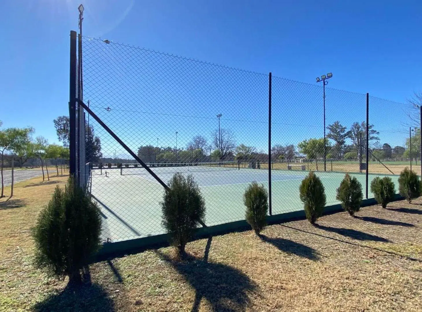 VENTA TERRENO EN CLUB DE CAMPO LA ARBOLADA 8