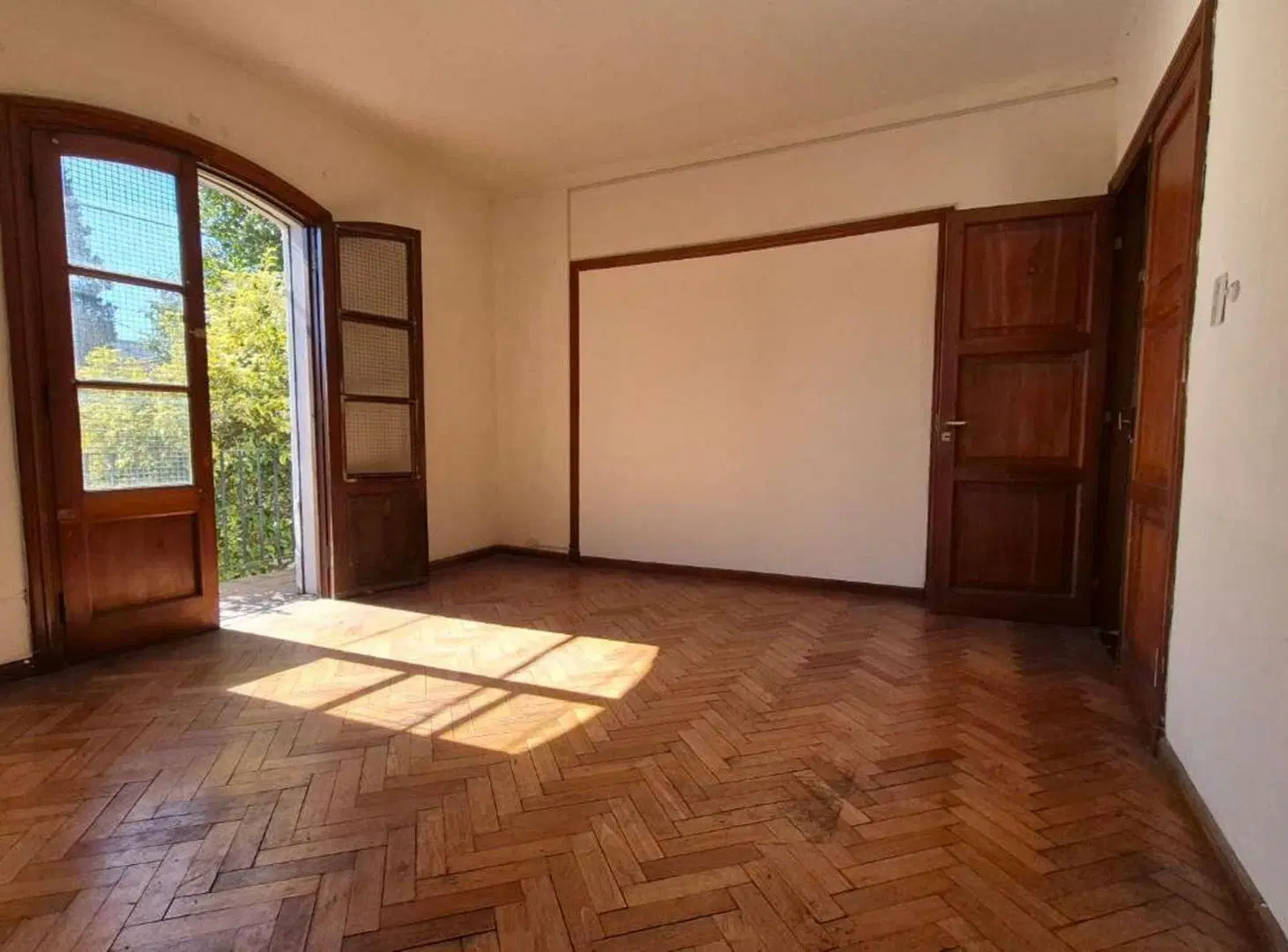 ALQUILER OFICINA/CONSULTORIO PJE MOLLINEDO 400 8