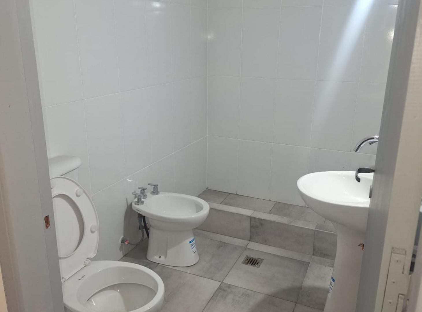 Foto de DPTO VENTA TARTAGAL 5 AMBIENTES ZONA CENTRO, imagen 4