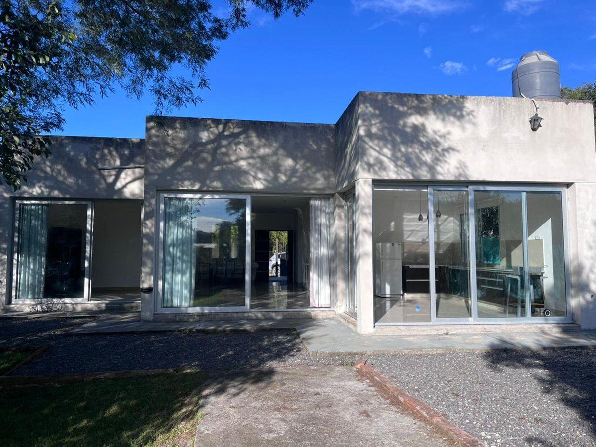 Foto de VENTA CASA 2 DORMITORIOS LA CALDERA APTA CRÉDITO, imagen 2