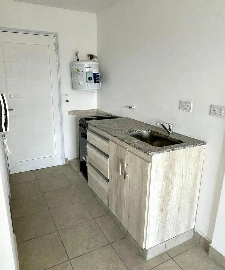 EN VENTA MONOAMBIENTE- ZONA JOCKEY CLUB SALTA 3