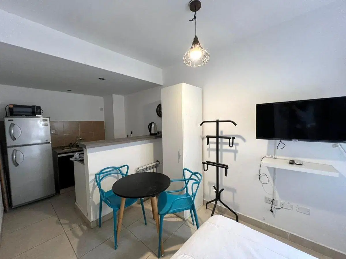 VENTA - MONOAMBIENTE AMOBLADO ZONA CENTRO 2