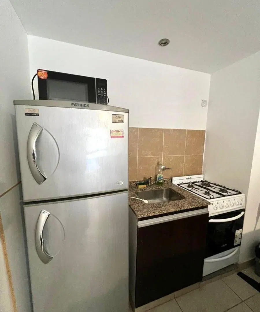 VENTA - MONOAMBIENTE AMOBLADO ZONA CENTRO 8