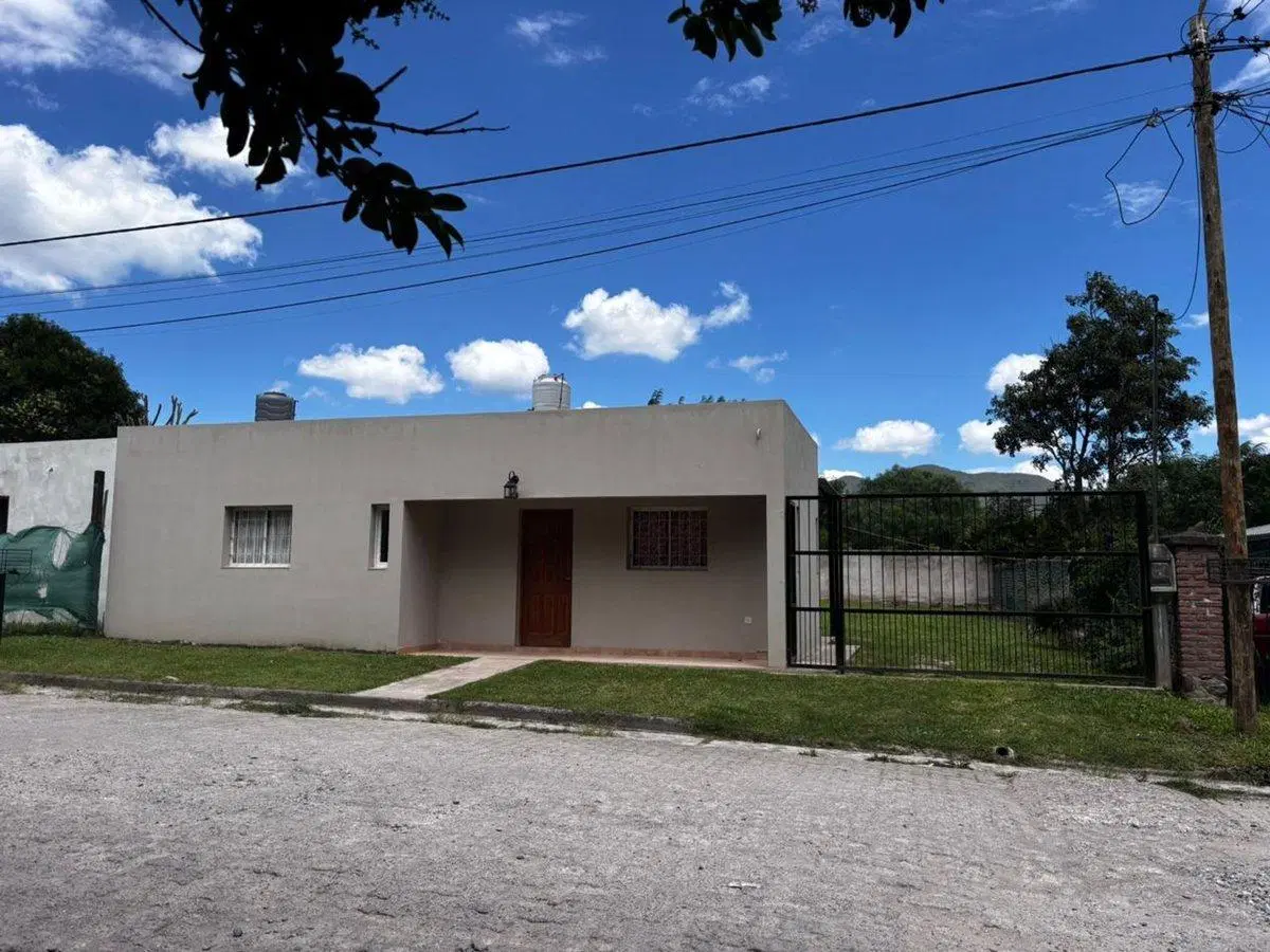 VENTA CASA LA CALDERA 2 DORMITORIOS CON PILETA 5