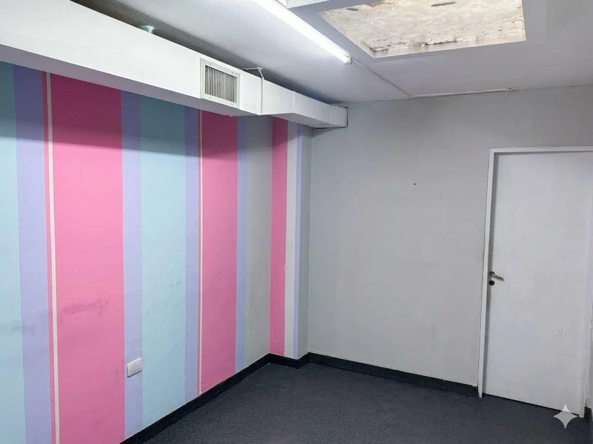 VENTA OFICINA CON COCHERA - GALERÍA CERVERA IV 8
