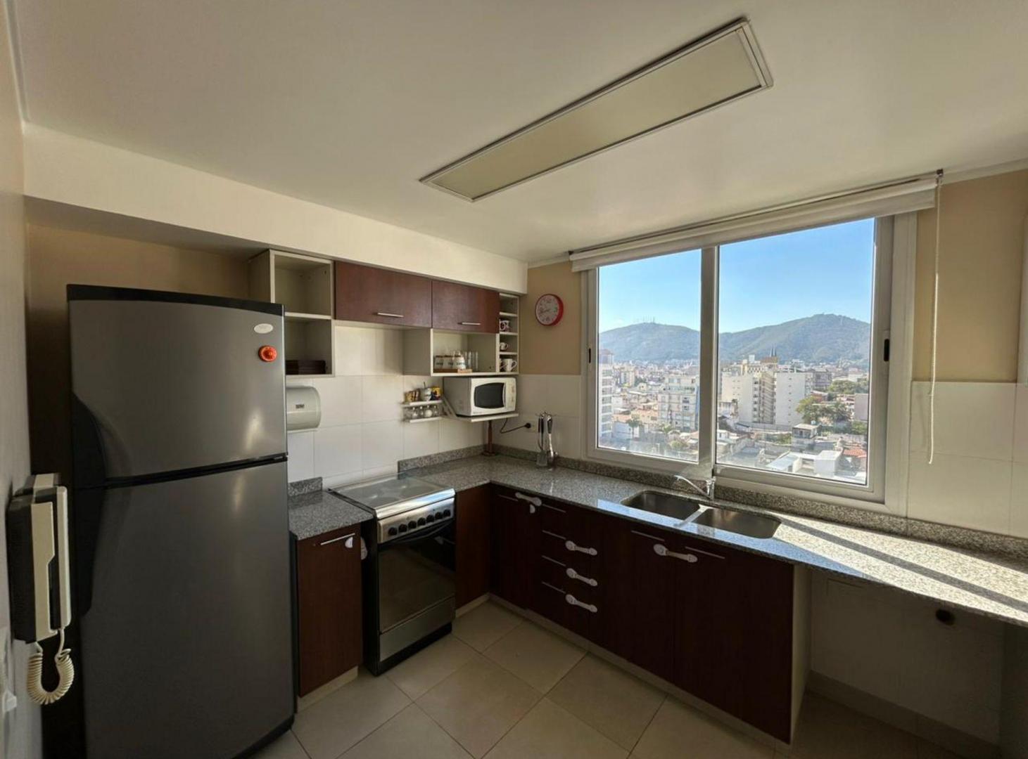 Foto de VENTA DEPARTAMENTO 3 AMBIENTES 2 BAÑOS MACROCENTRO, imagen 5