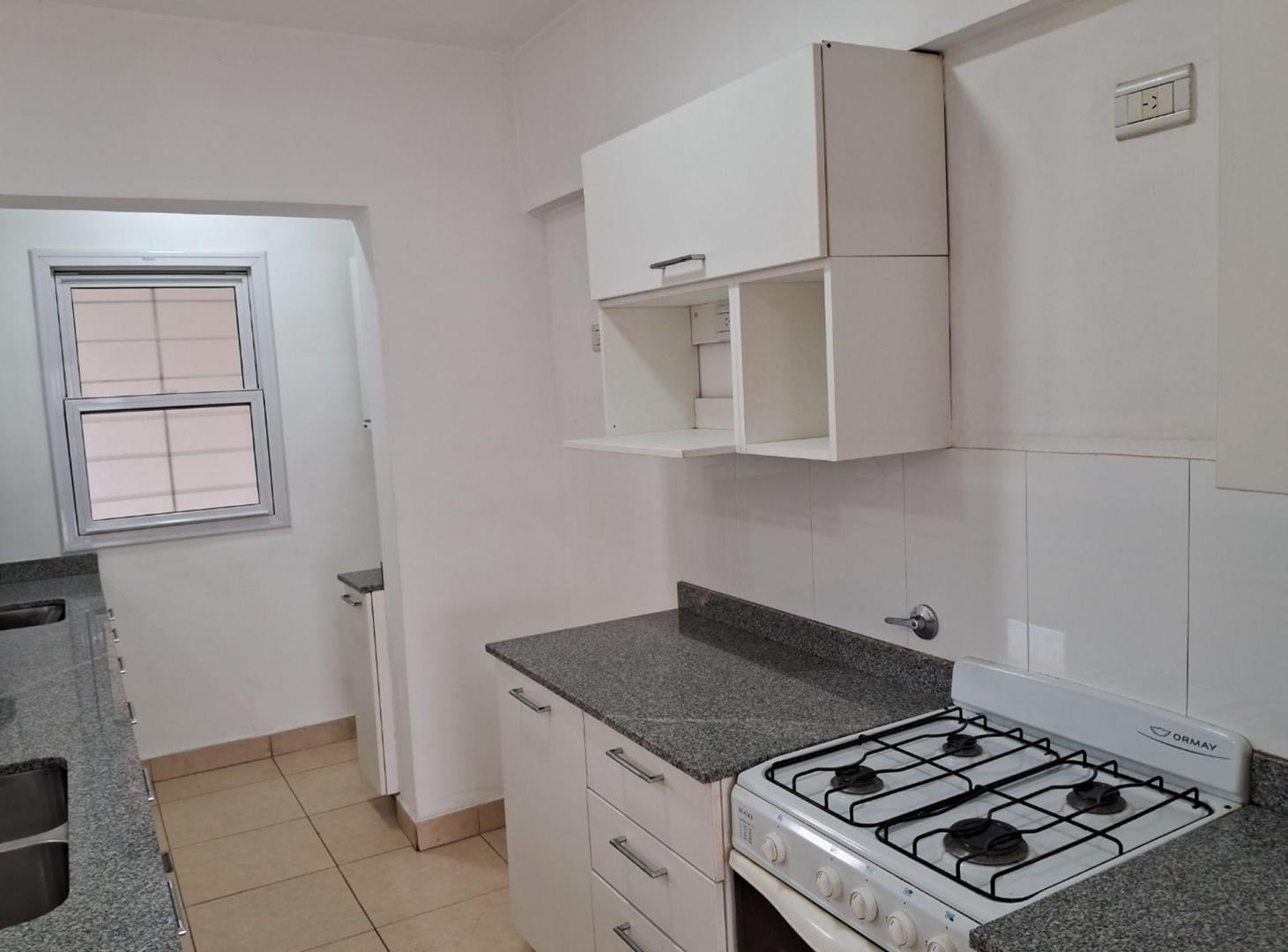 Foto de VENTA DEPARTAMENTO ZONA MACROCENTRO CON BALCÓN, imagen 1