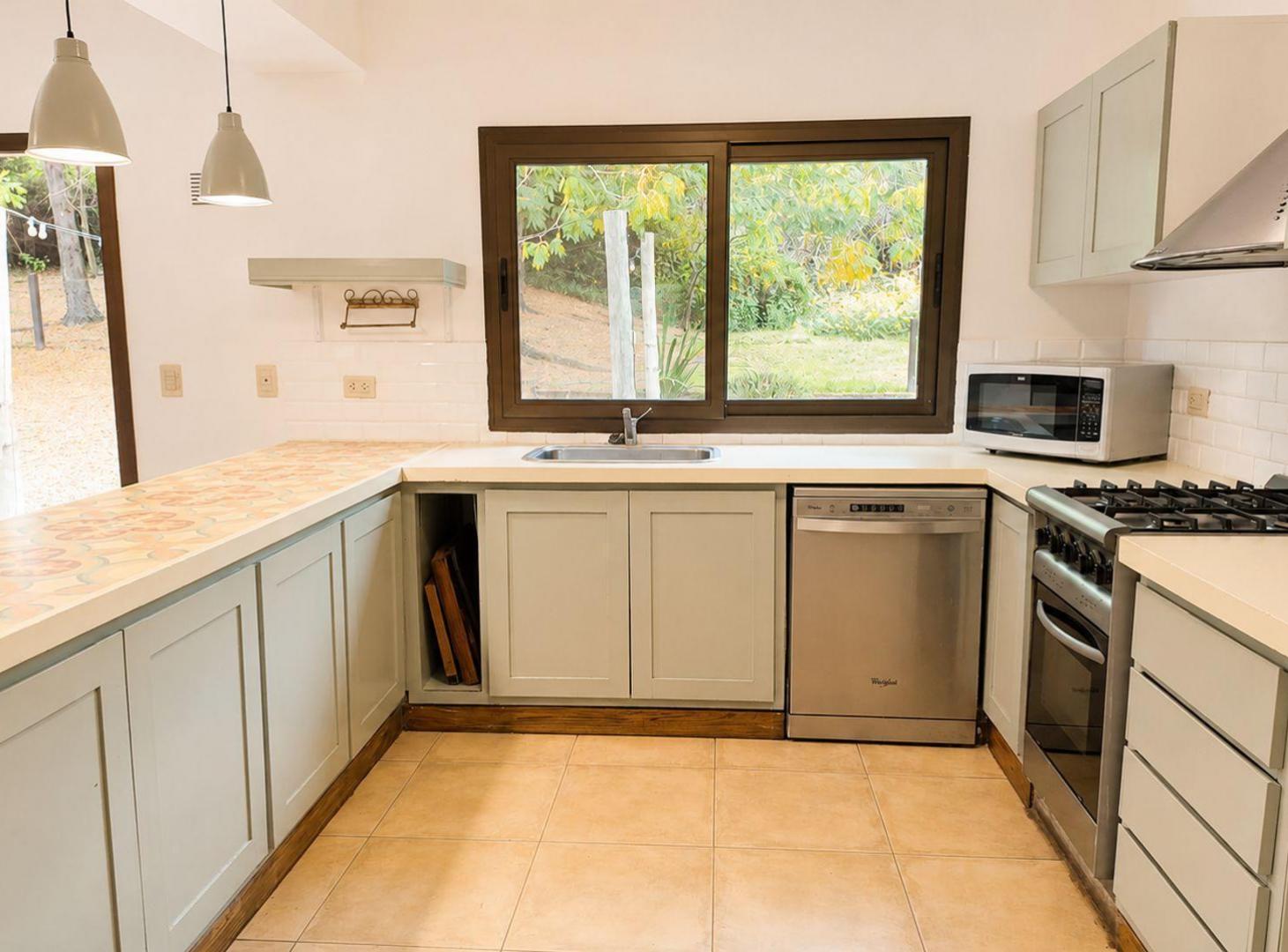 Foto de VENTA CASA SAN LORENZO CHICO PILETA CLIMATIZADA, imagen 2
