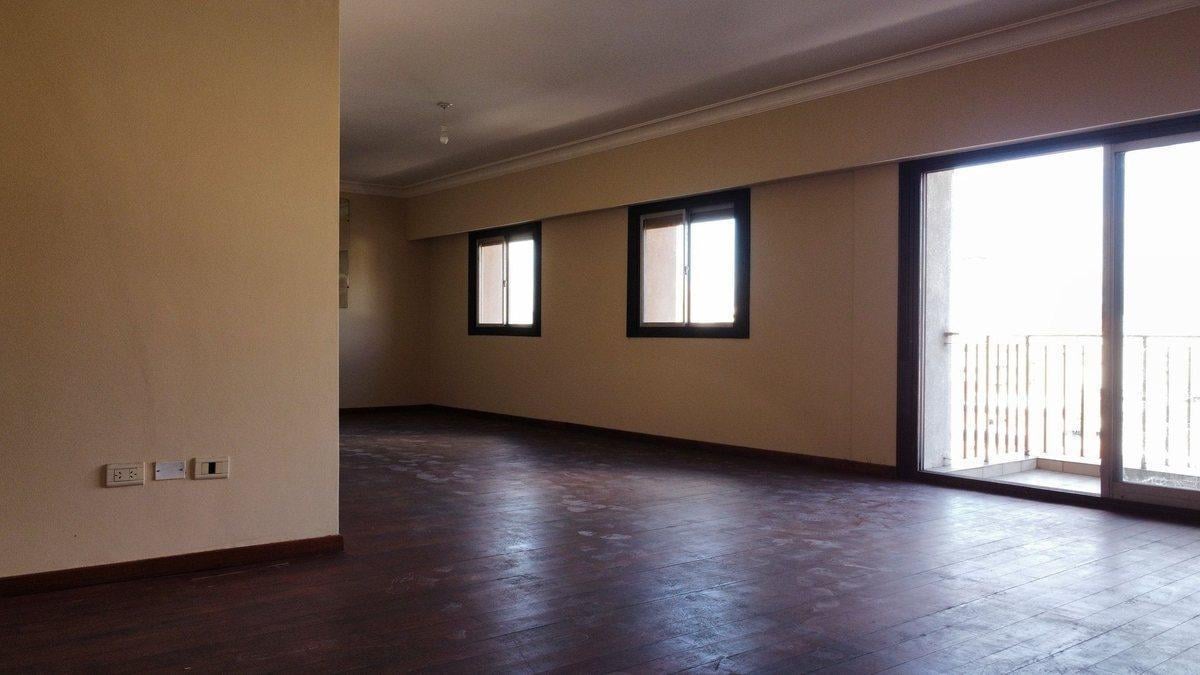 Foto de VENTA DEPARTAMENTO MICROCENTRO 4 DORM CON COCHERAS, imagen 4