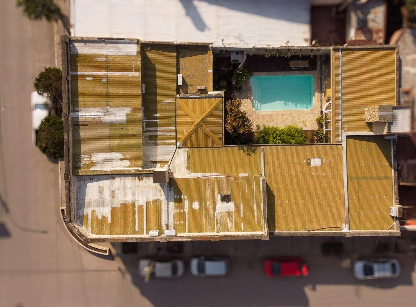Foto de CASA EN VENTA CON LOCAL COMERCIAL CENTRO DE GÜEMES, imagen 2