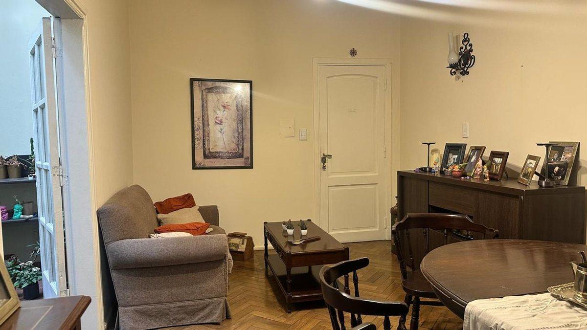 Foto de DEPARTAMENTO VENTA AV BELGRANO 3 DORM 2 BAÑOS, imagen 2