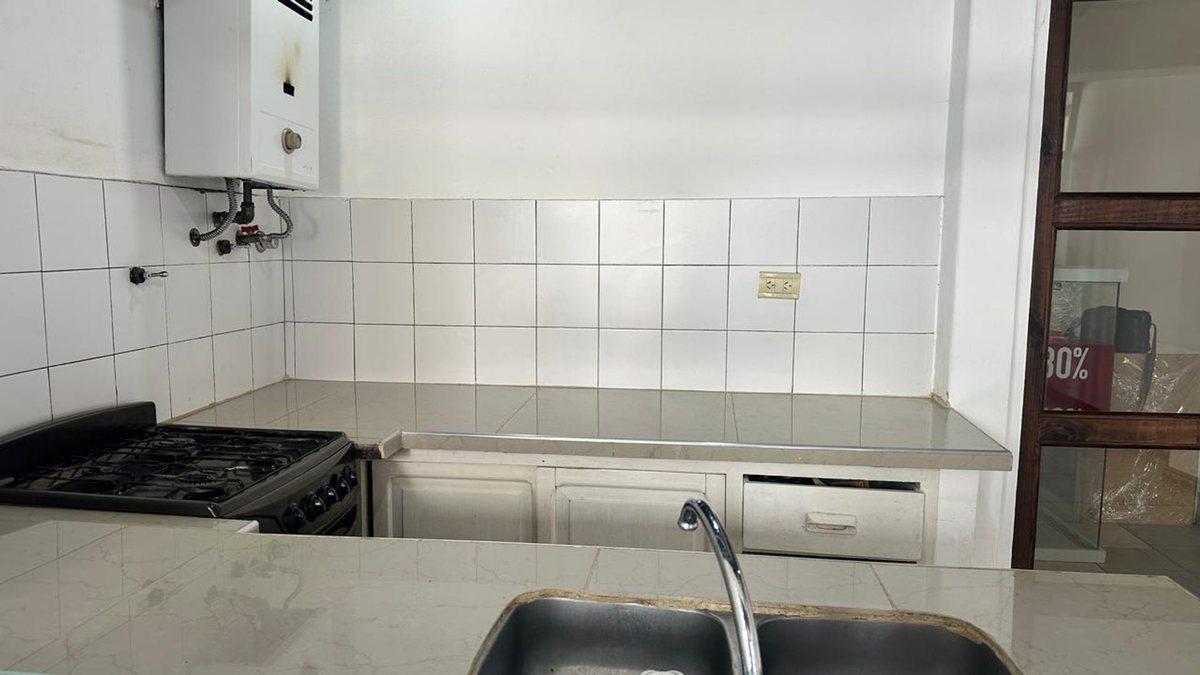 Foto de CASA VENTA TRES CERRITOS 2 DORM ZONA SPORTING, imagen 2