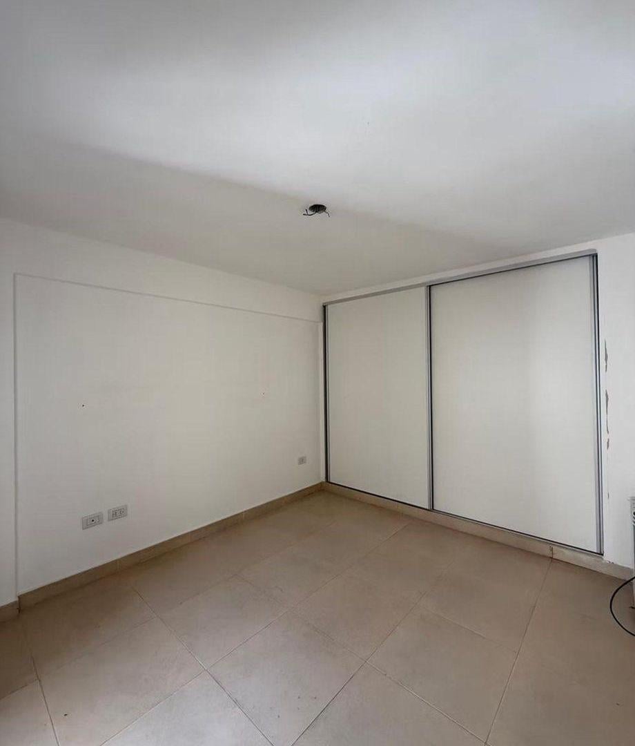 Foto de VENTA DEPARTAMENTO ZONA MACROCENTRO 1 DORM BALCÓN, imagen 2