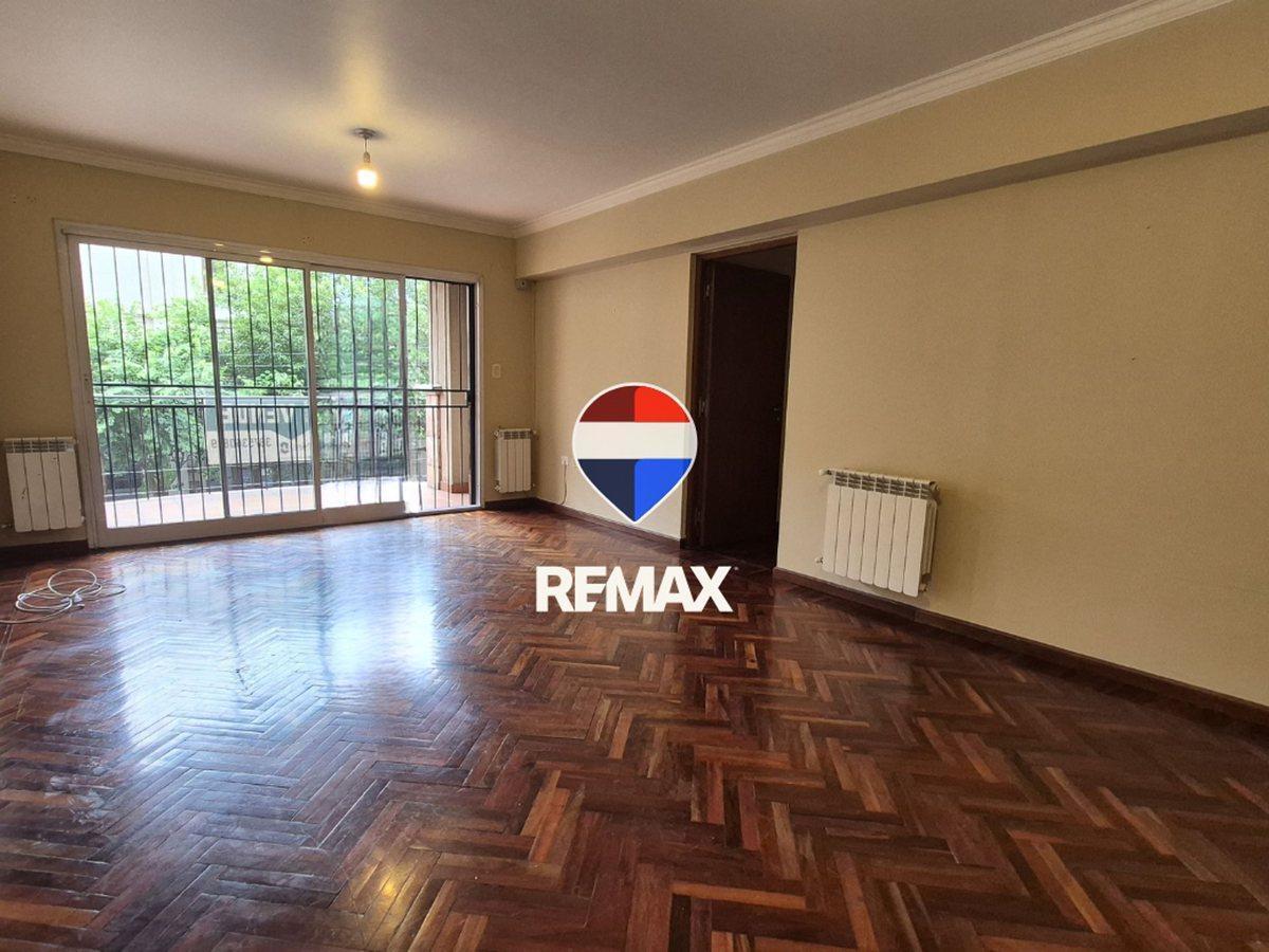 Foto de VENTA DEPTO ZONA CENTRO 2 DORM COCHERA Y BALCÓN, imagen 2