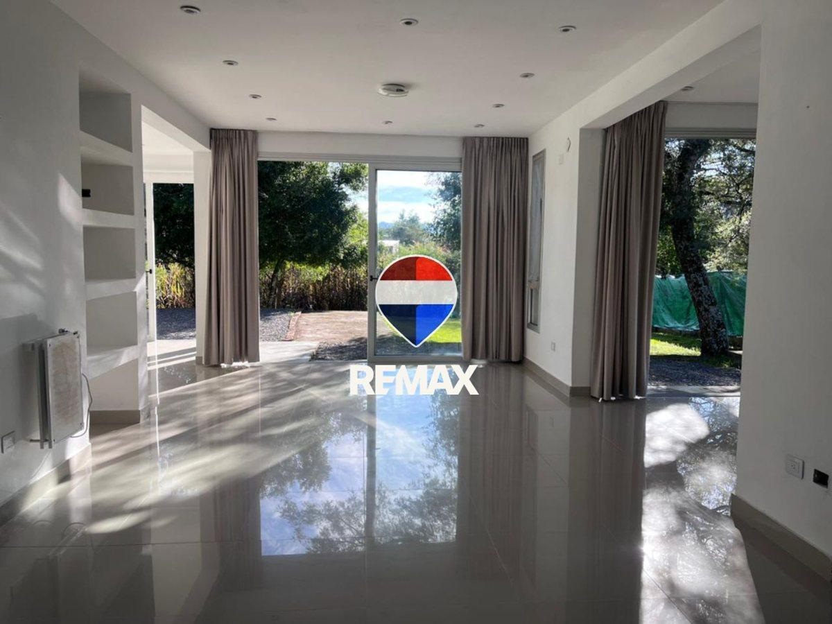 Foto de VENTA CASA 2 DORMITORIOS LA CALDERA APTA CRÉDITO, imagen 2