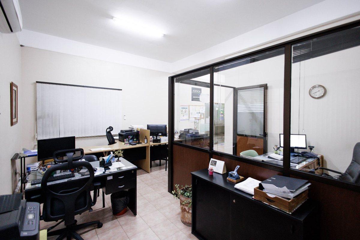 Foto de VENTA EDIFICIO DE CONSULTORIOS MEDICOS MACROCENTRO, imagen 5