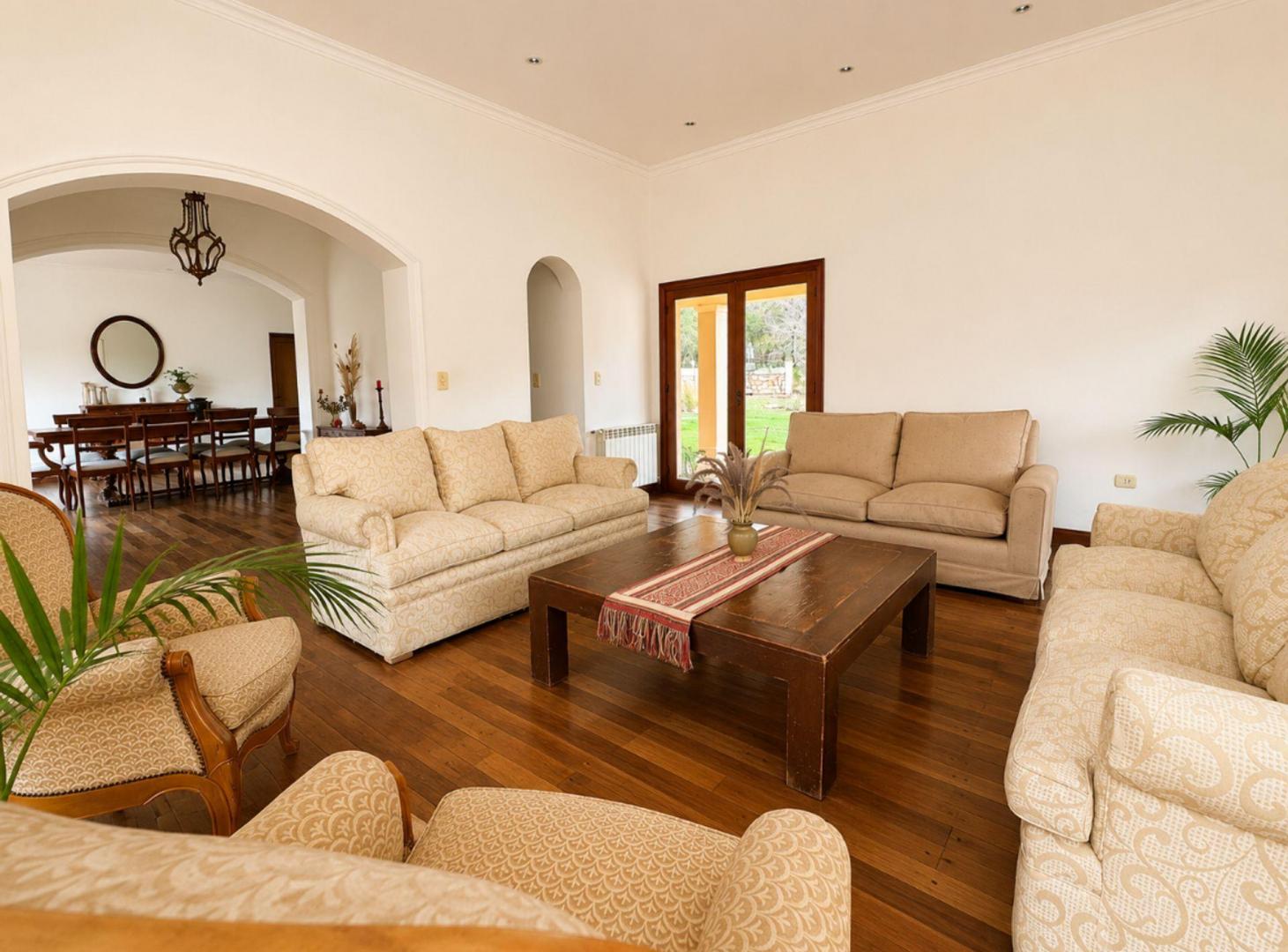 Foto de Venta casa Valle Escondido 6 dormitorios y pileta, imagen 4