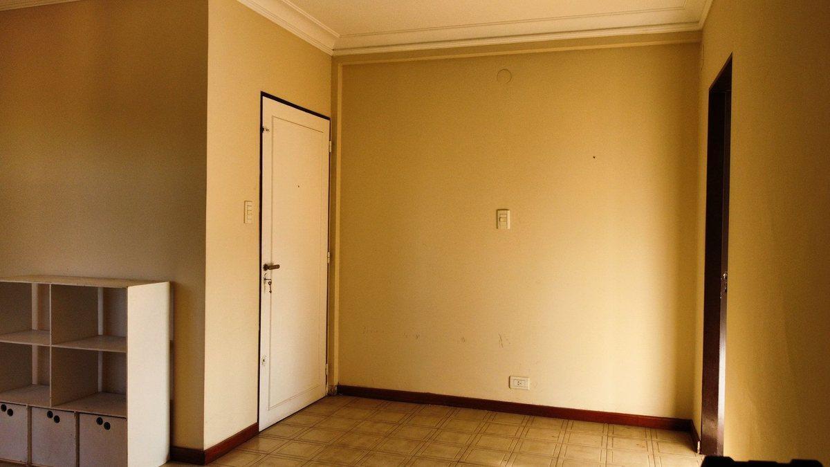 Foto de VENTA DEPARTAMENTO MICROCENTRO 4 DORM CON COCHERAS, imagen 2