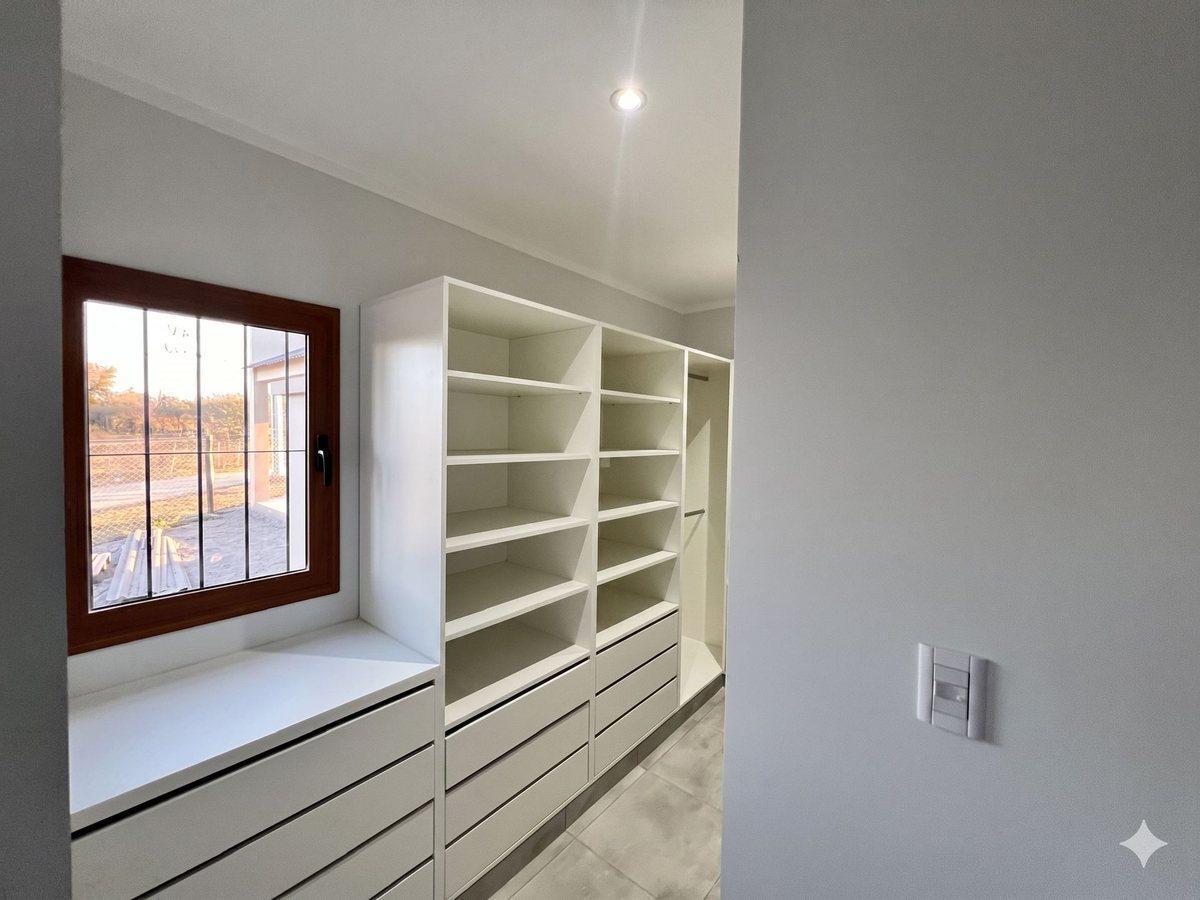 Foto de CASA EN VENTA LAS MORAS CIRCUNV. OESTE 3 DORM, imagen 3