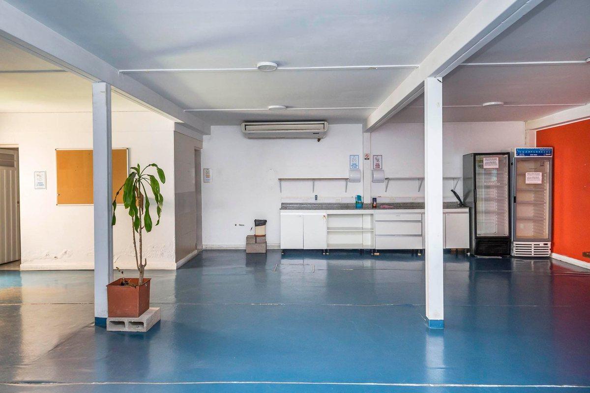 Foto de VENTA GALPON CON OFICINAS 600 M2 MACROCENTRO, imagen 4