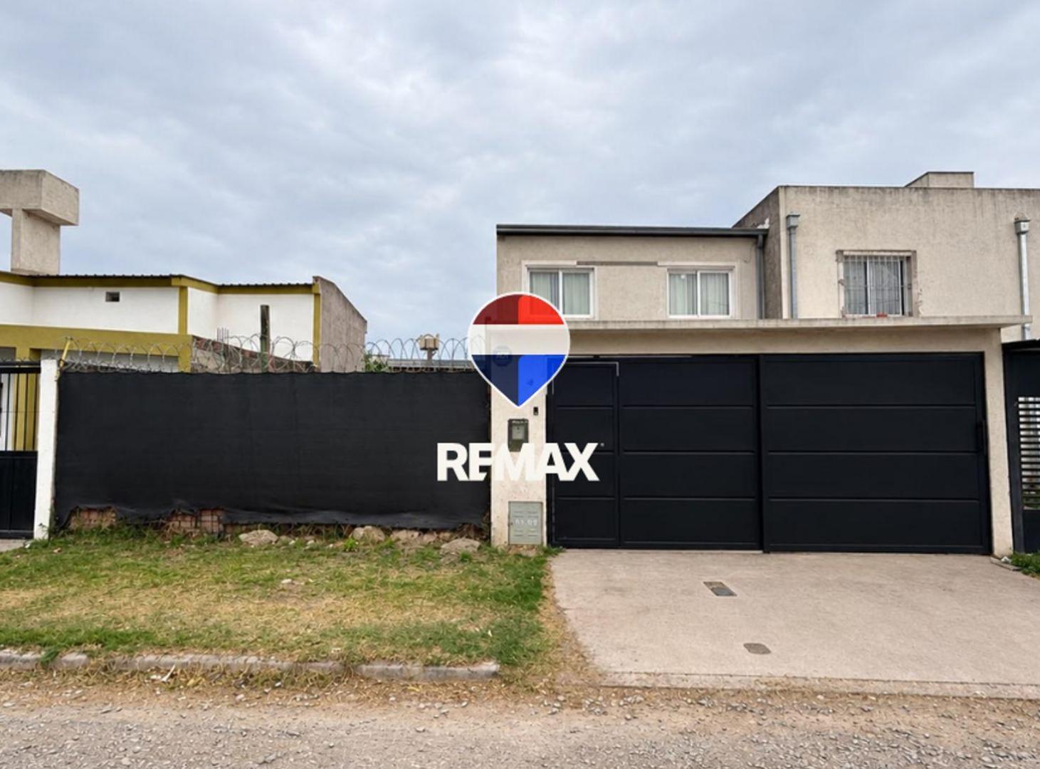 Foto de Venta duplex Estacion Alvarado pileta y cochera, imagen 1