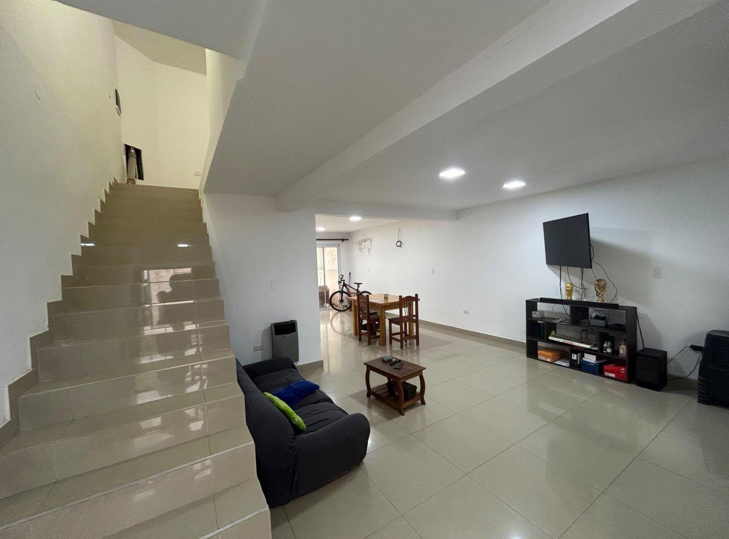 Foto de Venta duplex Estacion Alvarado pileta y cochera, imagen 3