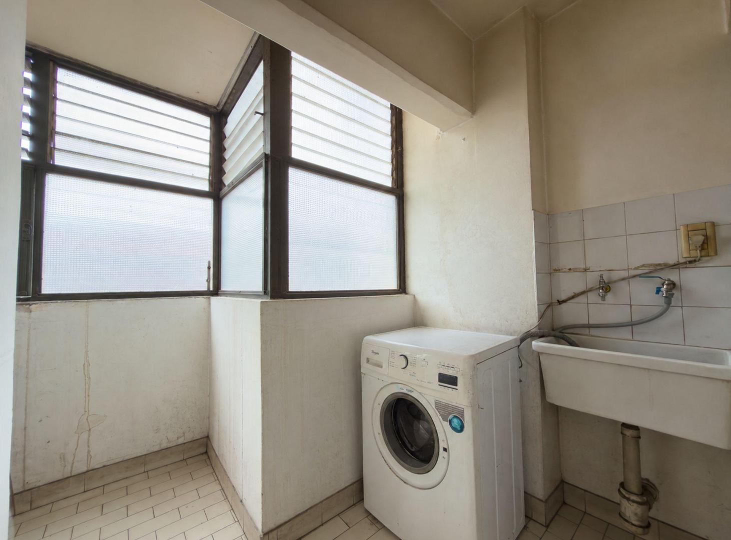 Foto de Venta depto 2 dormitorios con cochera zona centro, imagen 2