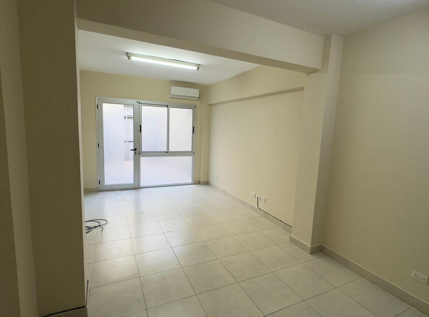 Foto de VENTA MONOAMBIENTE CON COCHERA ZONA PASEO GÜEMES, imagen 3