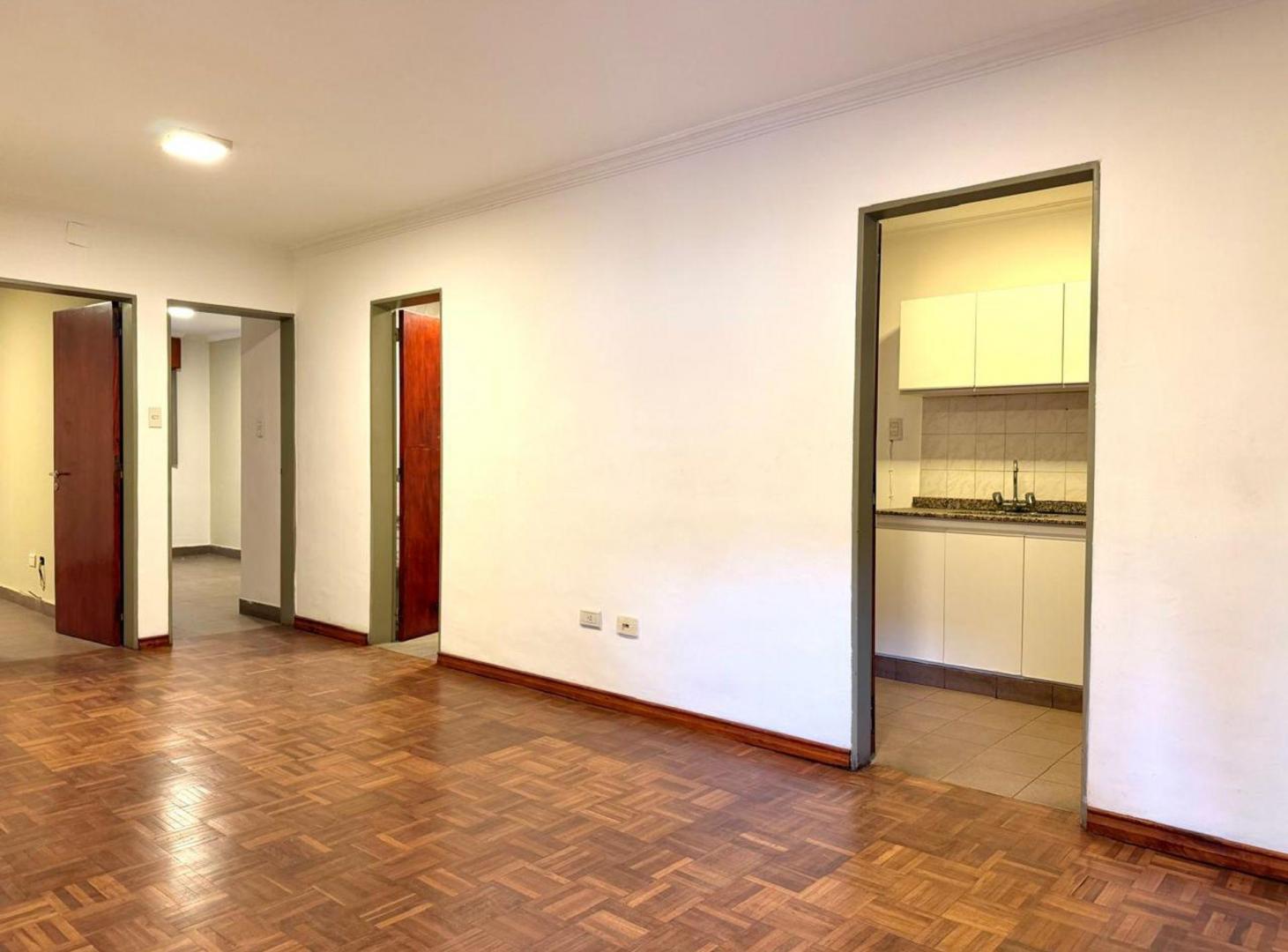 Foto de VENTA DEPTO 2 DORM. AV. BELGRANO AL 300, imagen 2