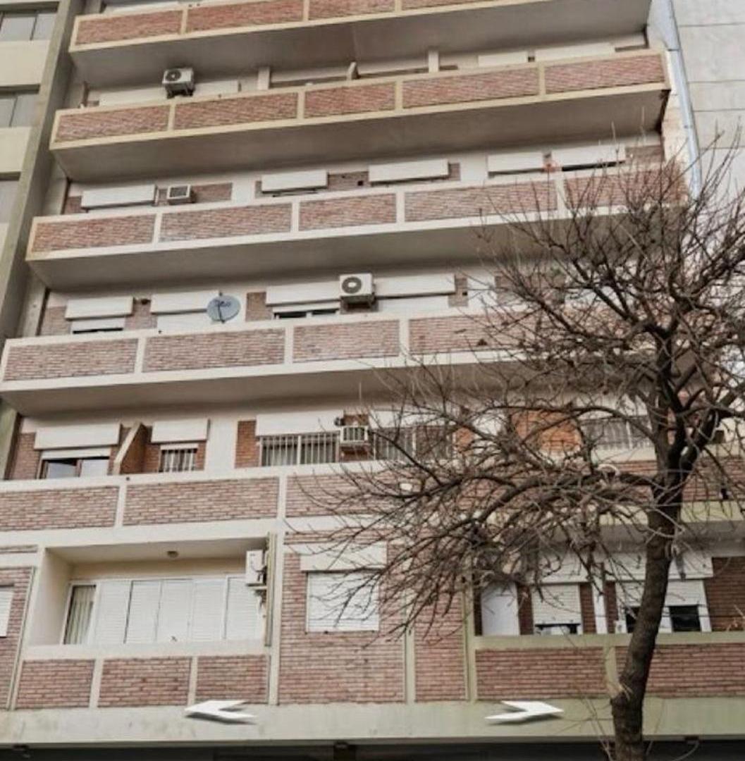 Foto de VENTA DEPTO 2 DORM. AV. BELGRANO AL 300, imagen 1