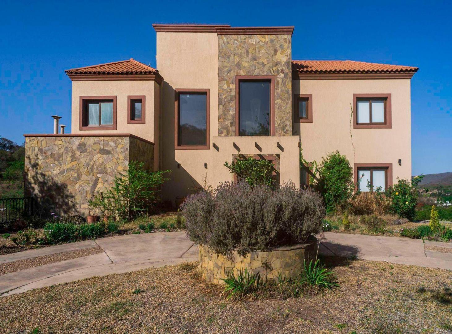 Foto de CASA 5 DORM VENTA LA LUCINDA CLUB DE CAMPO PILETA, imagen 3