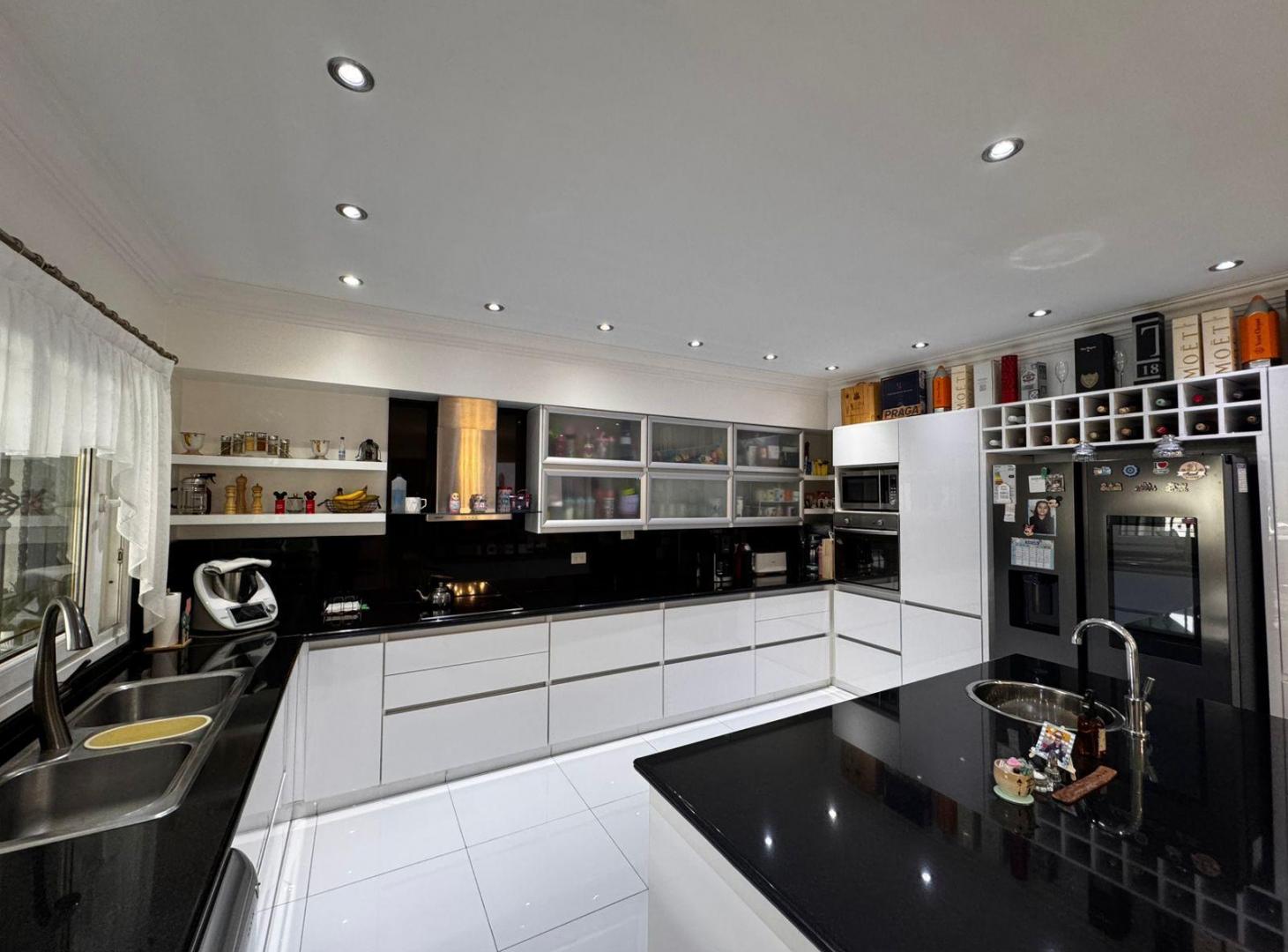 Foto de Casa Salon y Departamentos en venta en Ciudad Evita, imagen 3