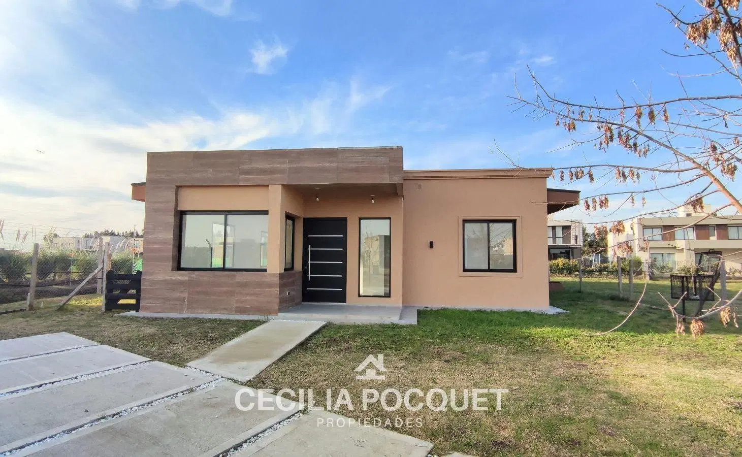 CASA EN VENTA EN BARRIO SAN FELIPE CANNING 3