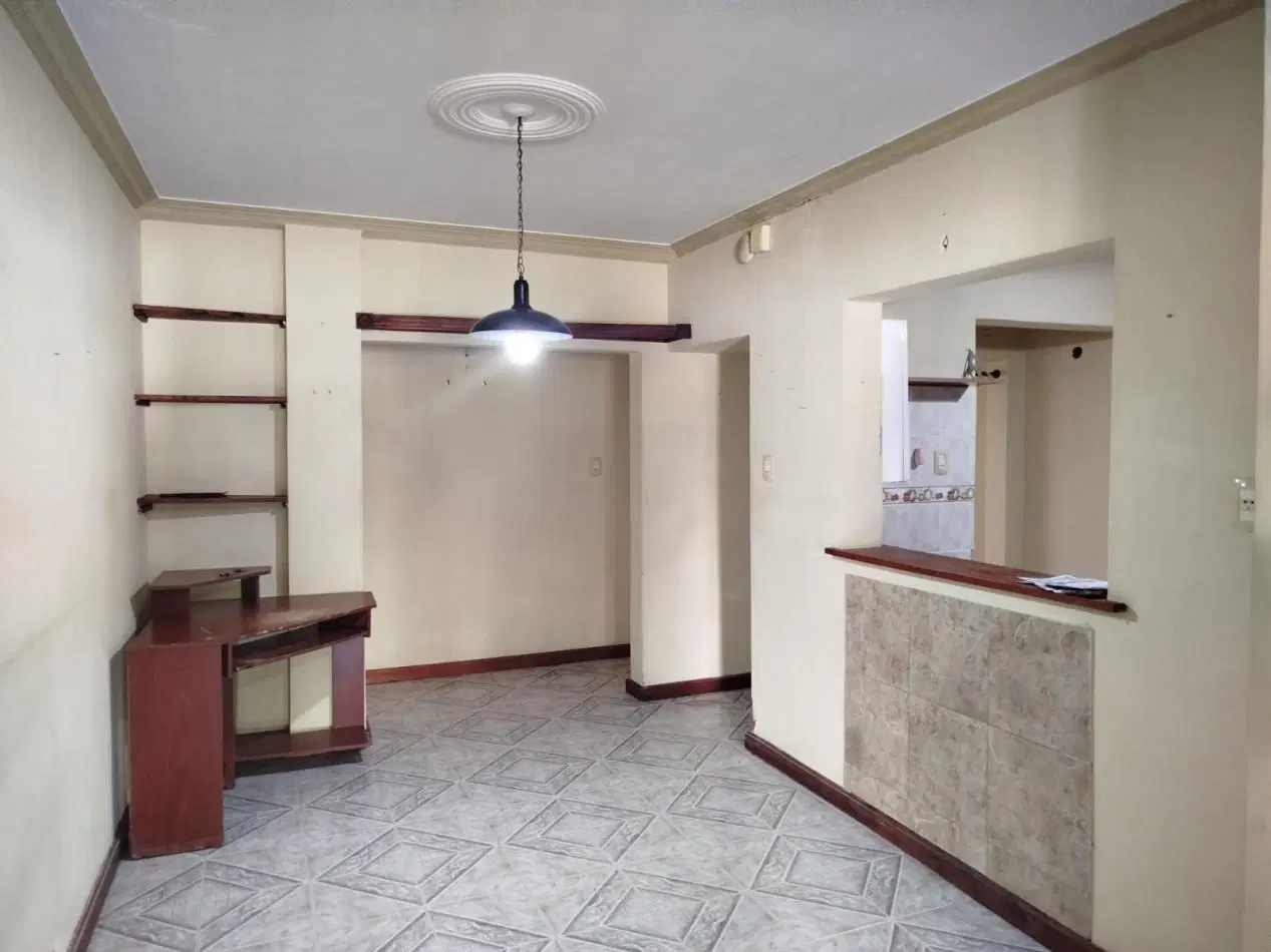 Se vende casa en San Lorenzo 6400 4