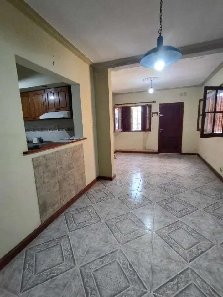 Se vende casa en San Lorenzo 6400 5