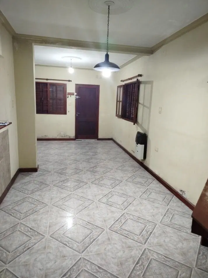 Se vende casa en San Lorenzo 6400 2