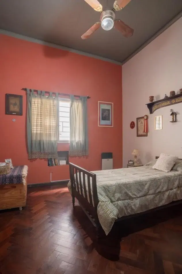 Casa de estilo en barrio sur 8