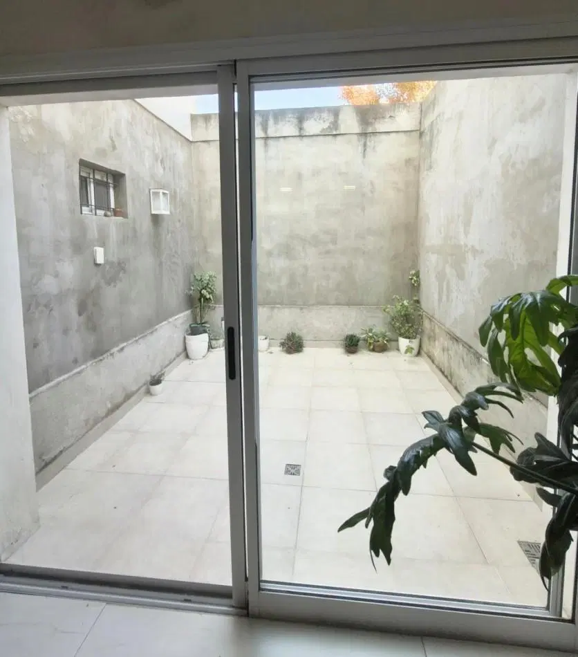 Casa interna a una cuadra de la costanera 5