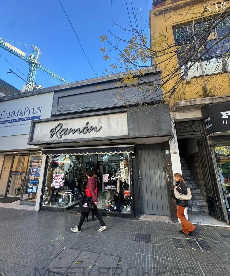 Amplio Espacio en Av. Cabildo — Oficina / Showroom / Apto Profesional 4