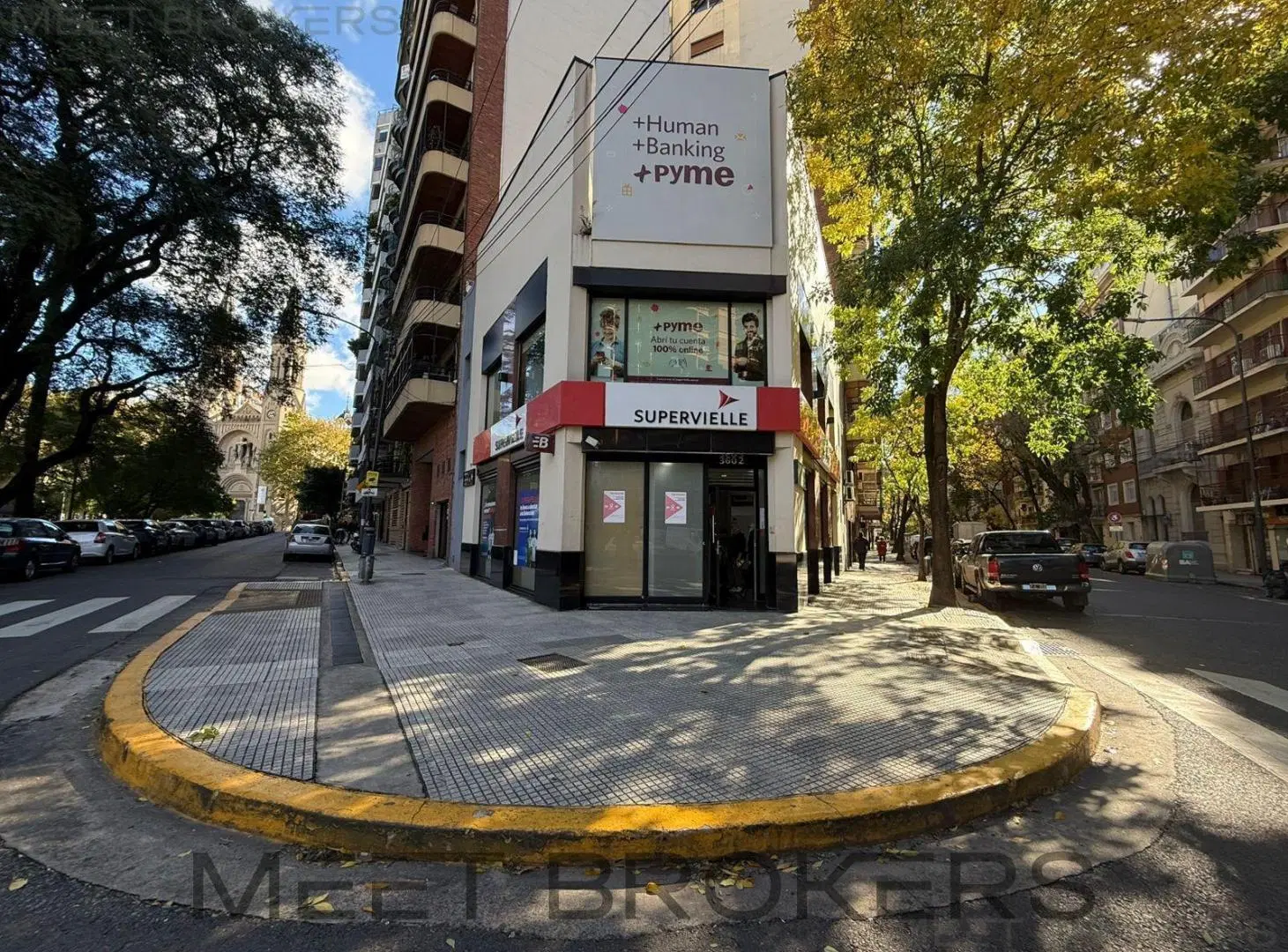 Local comercial en alquiler en Palermo. Excelente esquina sobre lote propio en Charcas y Salguero. 4